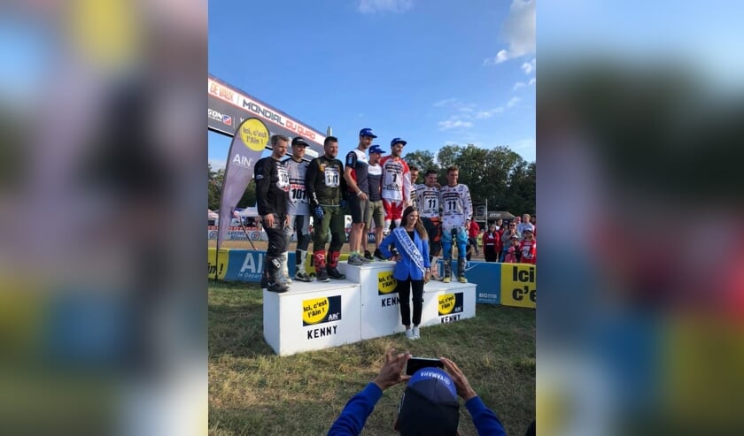 <p>Erepodium 34ème Mondial du Quad 12H Pont de Vaux 2021 met geheel links Joe Maessen. </p><p><br></p>