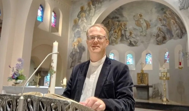 <p>Pastoor Rick Blom bij zijn afscheid als kapelaan van Heerlen</p>
