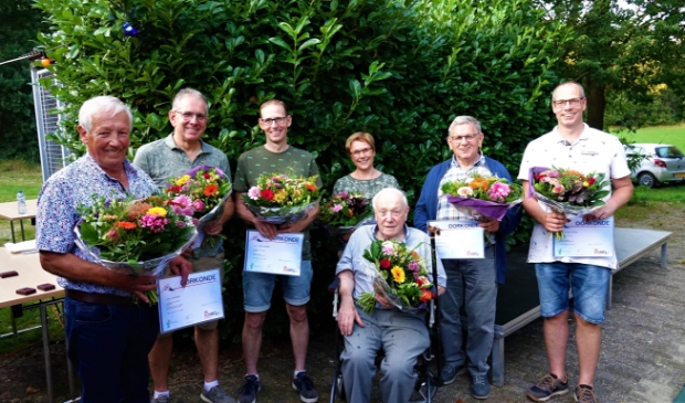 <p>Jubilarissen Piet - Geert - Leon - Anja - Jan - Jan & Twan </p>