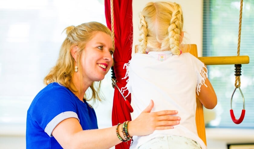 <p>Suzanne Strijbosch- van Snippenberg leert ouders en professionals op een andere manier naar hun kind te kijken.</p>
