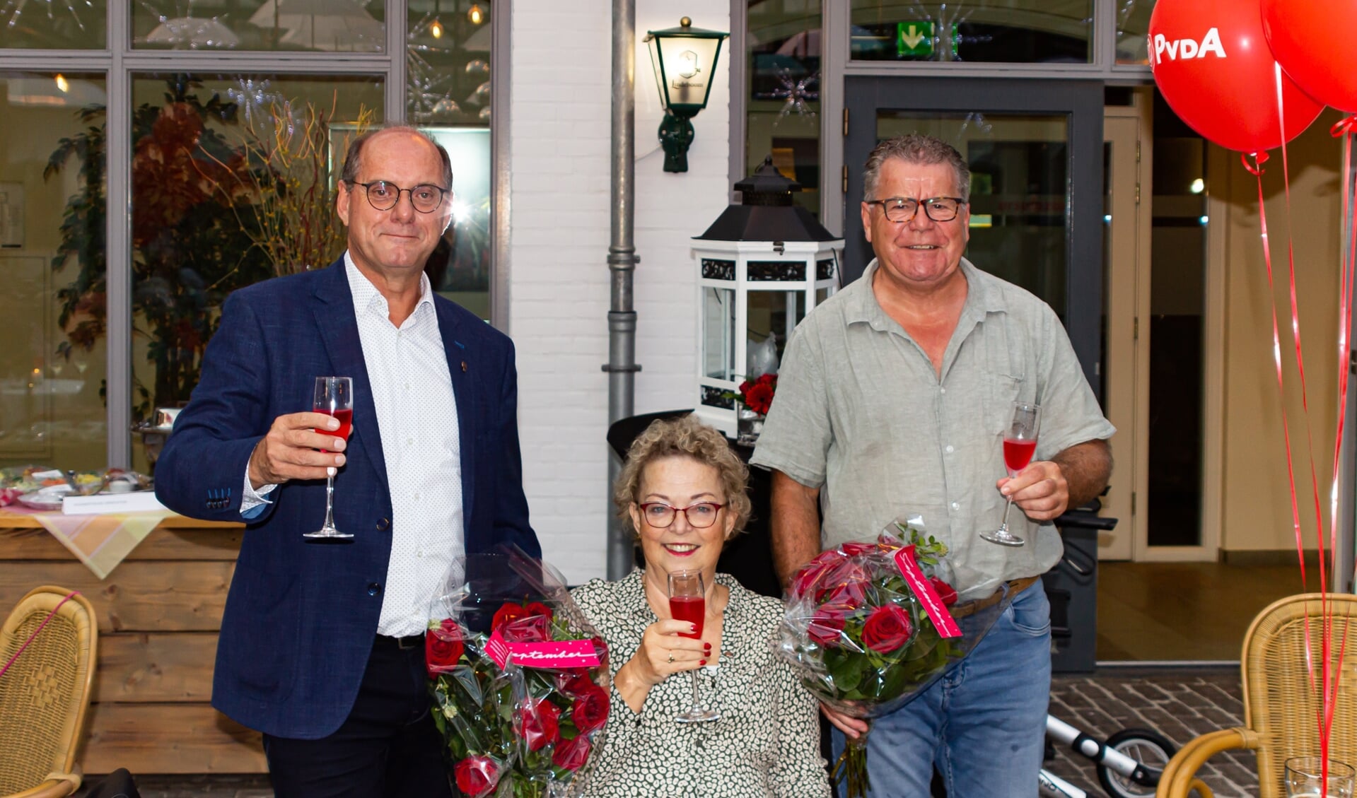 De jubilarissen Henk Bisschops (links), Elly van Dijck-Kersten en Mathieu Emonts.