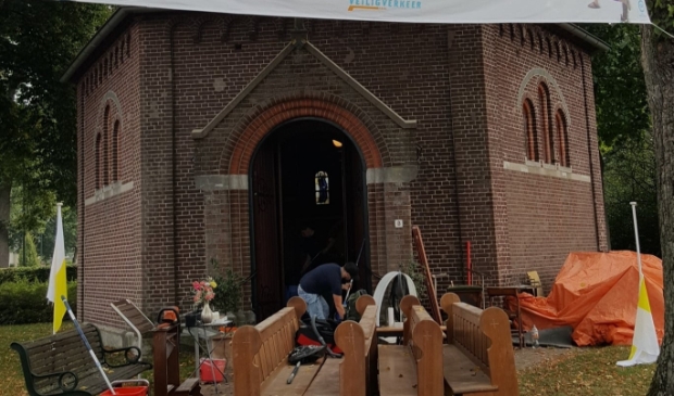 Grote schoonmaakbeurt kapel Afferden