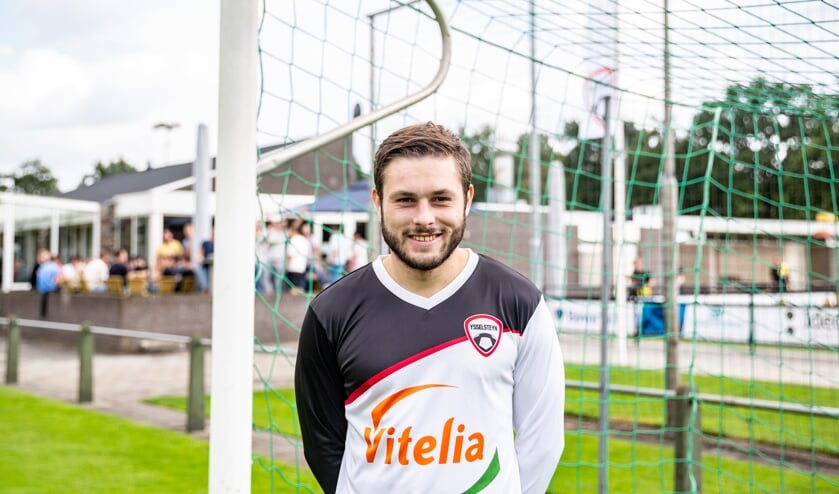 <p>Stef van Dijck is terug bij Ysselsteyn: "Ik heb zin om weer in het dorp te voetballen."</p>