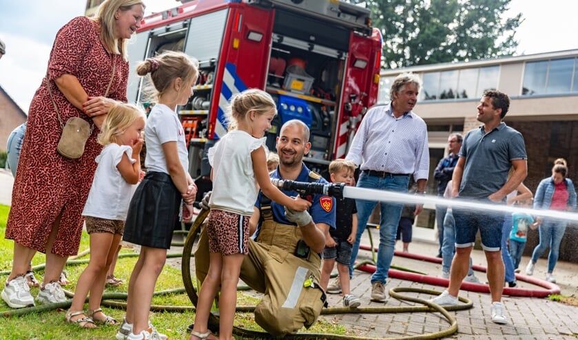 <p>Kinderen konden proeven hoe het is om bij de brandweer te zijn.</p>