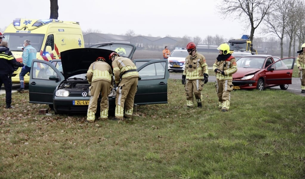 Vier Gewonden Bij Aanrijding Op N Peel En Maas Al Het Nieuws Uit