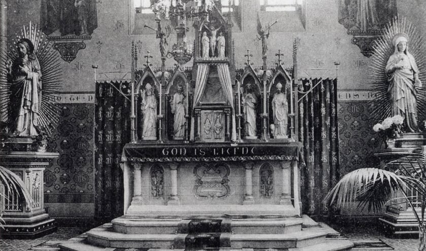 De kapel van St. Anna werd gebouwd rond 1907 en is ingewijd door Eugène van Rechem.