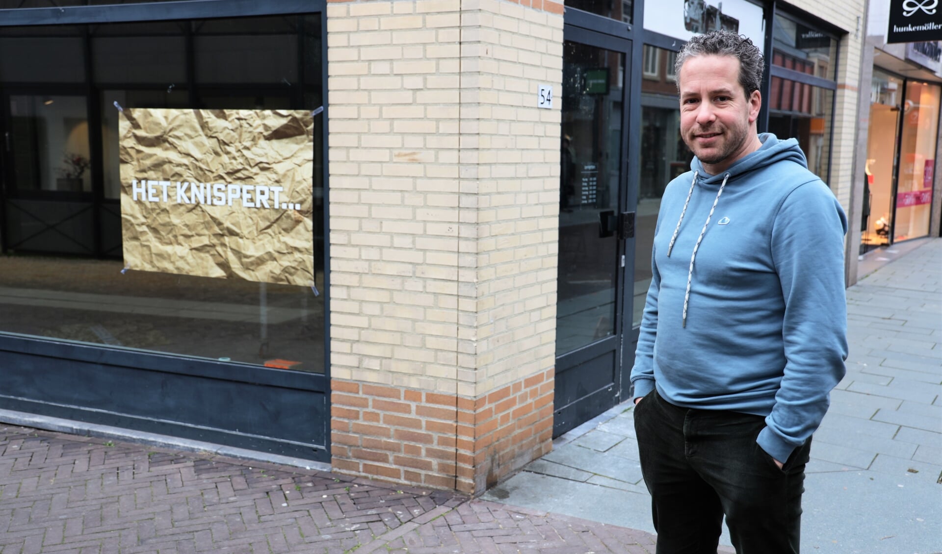 Gijs Schapendonk hoopt de deuren van Koffiebar Knisper op korte termijn te openen.