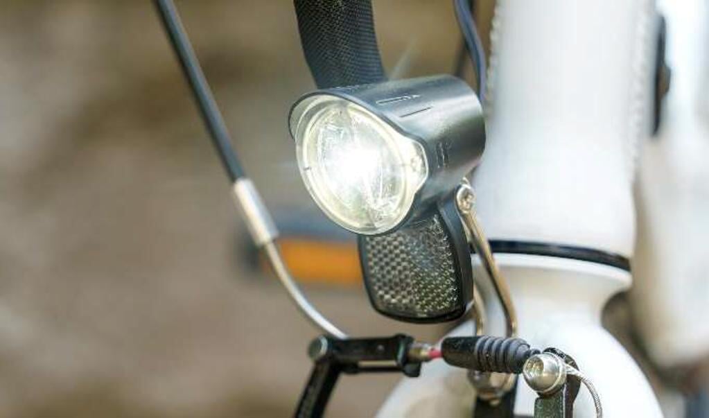 In het Land van Cuijk wordt de fietsverlichting van leerlingen gecontroleerd.  