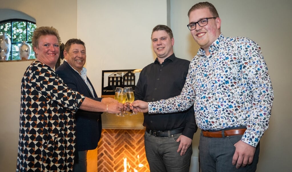 Officiële overdracht Maasparel Arcen aan de nieuwe generatie