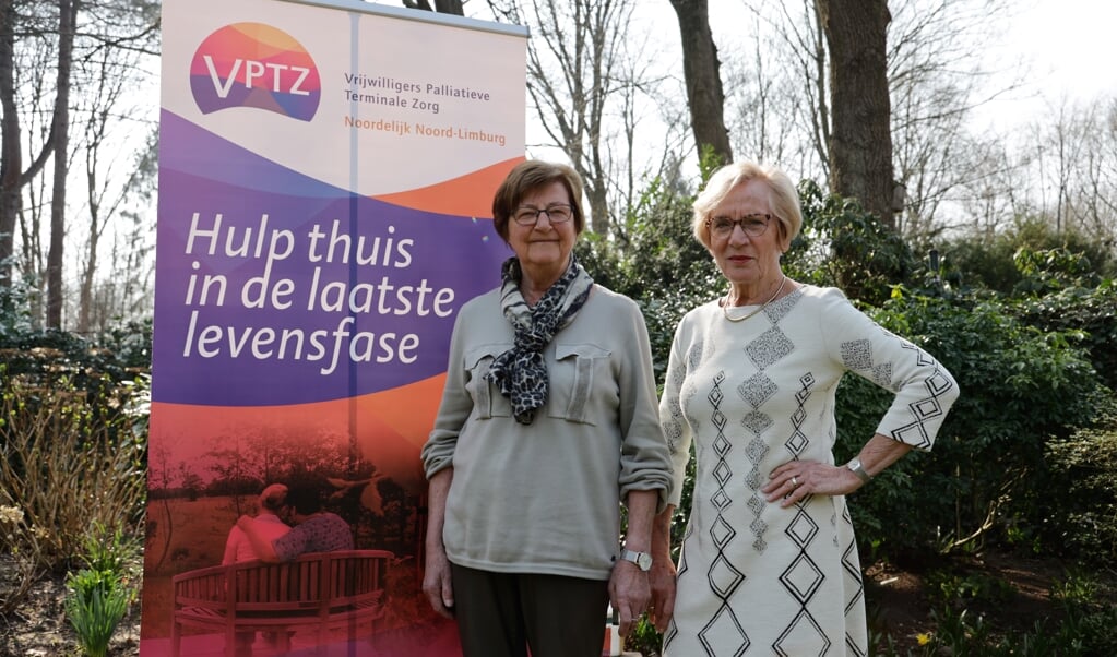 Gerrie Loeffen (links) en Miny Boersma zetten zich in voor VPTZ Noordelijk Noord-Limburg.