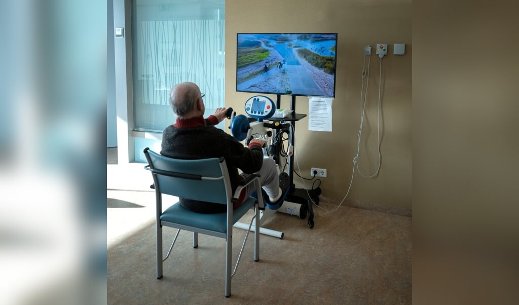 Patiënten van de afdeling klinische geriatrie en verpleegafdeling B3 van het Maasziekenhuis kunnen een fietstocht maken 