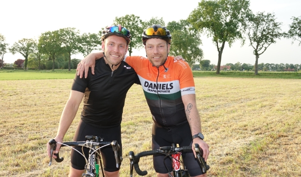 Wesley en Peter gaan de uitdaging aan op de Mont Ventoux