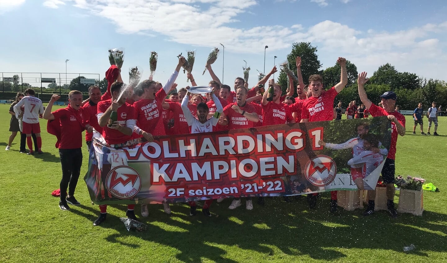 Volharding promoveert naar de eerste klasse. 