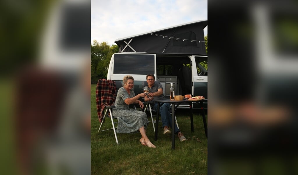 Michel en Sandra  genieten op hun camperpark 't Schaartsven.