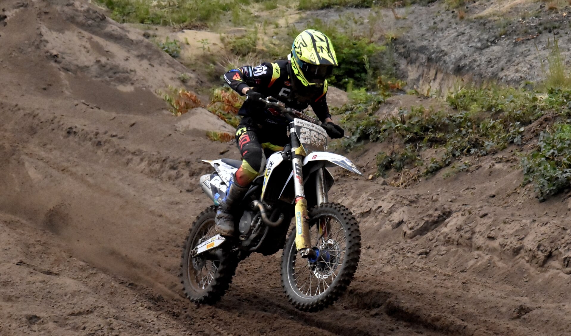 Motorcrosser Tijn Maes uit Castenray was weer goed op dreef. 