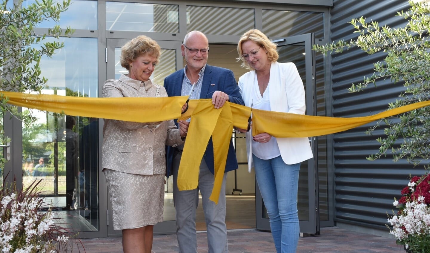 Burgemeester Pelzer, voorzitter Rob Arts en wethouder Claudia Ponjee