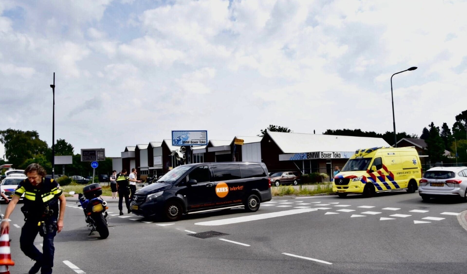 Het ongeluk gebeurde op de kruising Ysselsteynseweg-Jan Poelsweg.