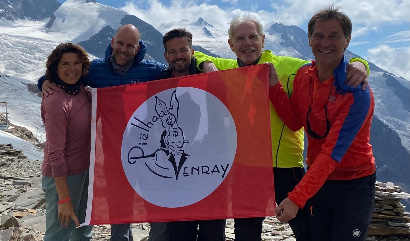 Vanaf links Anja, Eddie, Lucien, Walter en Wim.