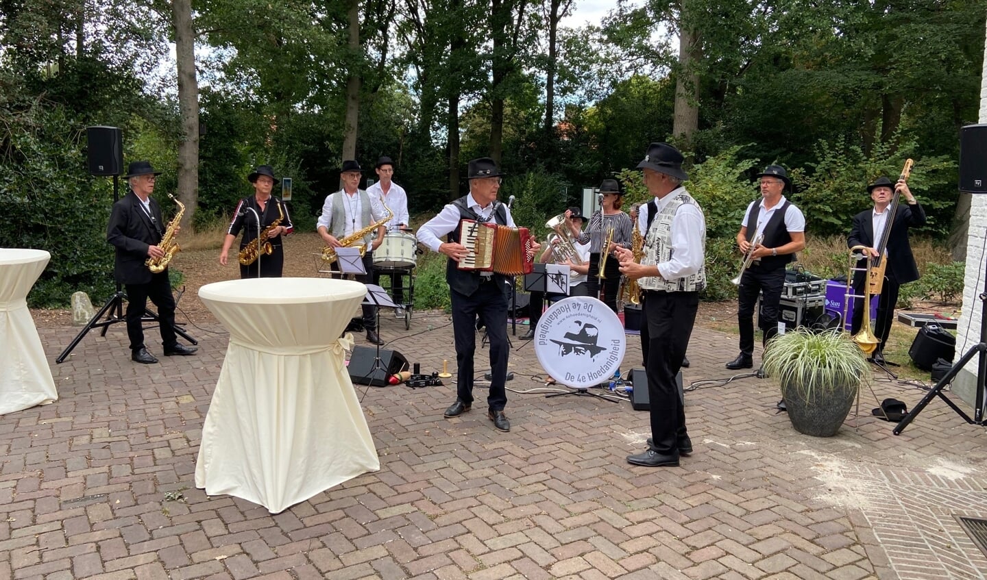 De 4e Hoedanigheid uit Boxmeer zorgde voor de muzikale omlijsting. 