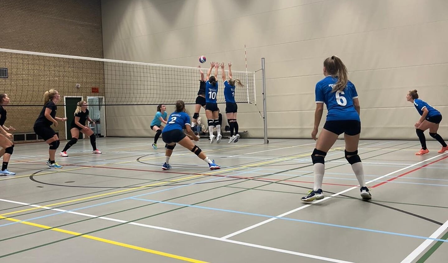De volleybalsters van MVC 1 beginnen komende zaterdag aan hun avontuur in de eerste klasse.