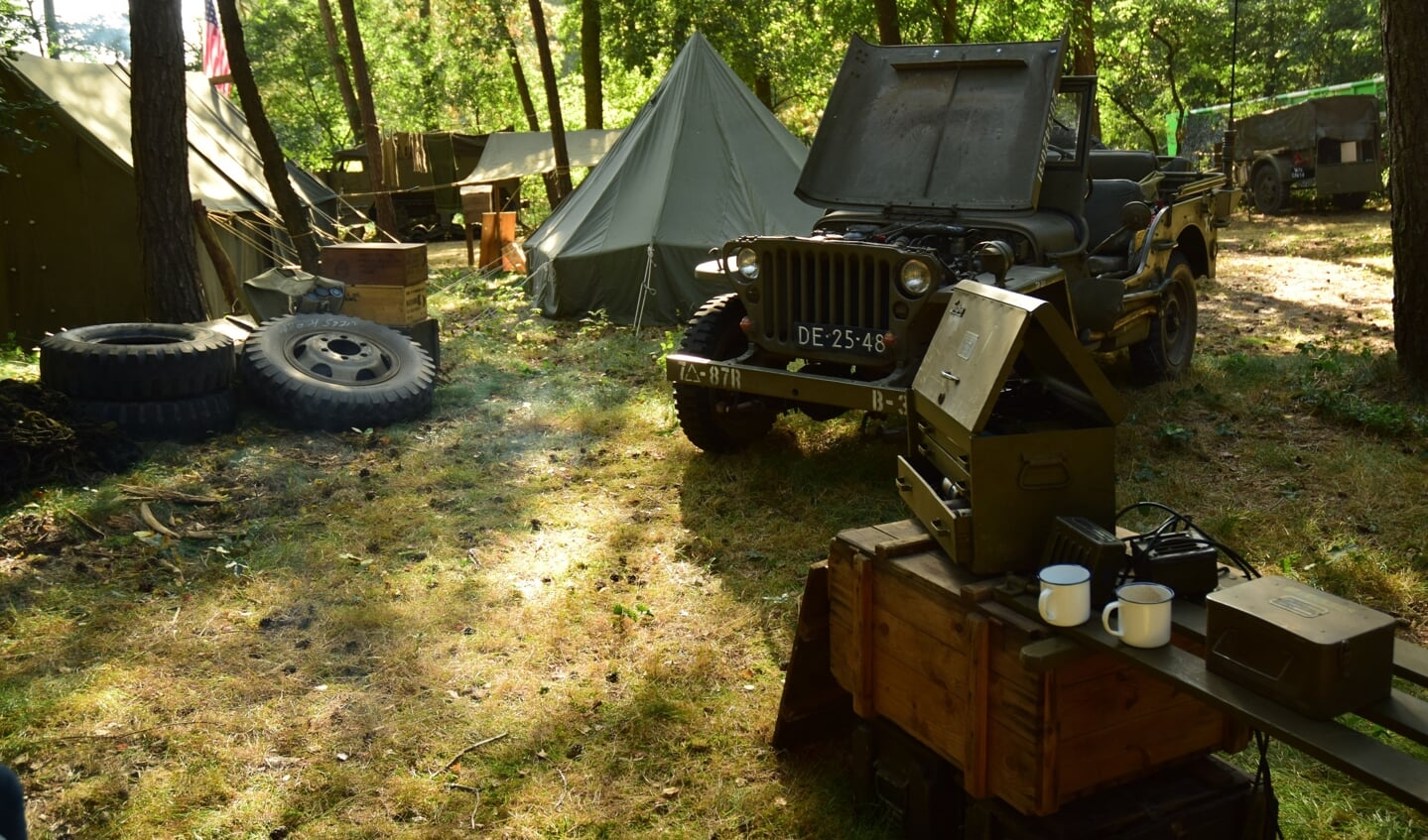 Het kampement in de bossen tijdens een eerdere editie. Ook Laurentiushof brengt een bezoek aan Lest We Forget.   