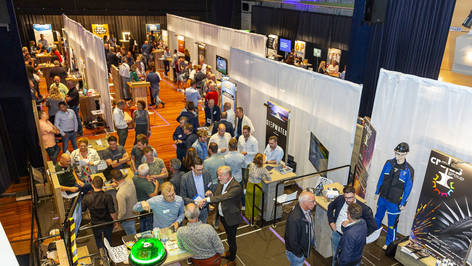 Een overzichtsfoto van de laatste Venray Big Business-editie in de Venrayse schouwburg,