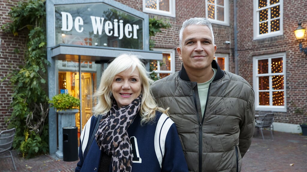 Michel en Estralla Blairon uit Vierlingsbeek houden op kerstavond 24 december een groot kerstevent in De Weijer in Boxmeer. 
