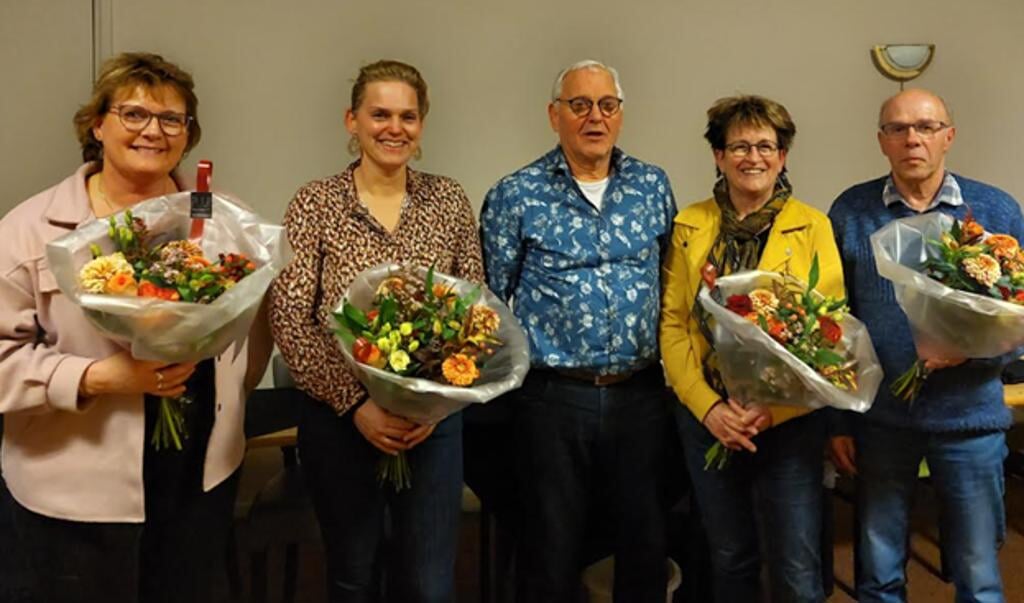 Vanaf links: Karin Denen, Marieke Hendrix, voorzitter Geert de Groot, Jos Eggenhuizen en Gerard Cornelis.