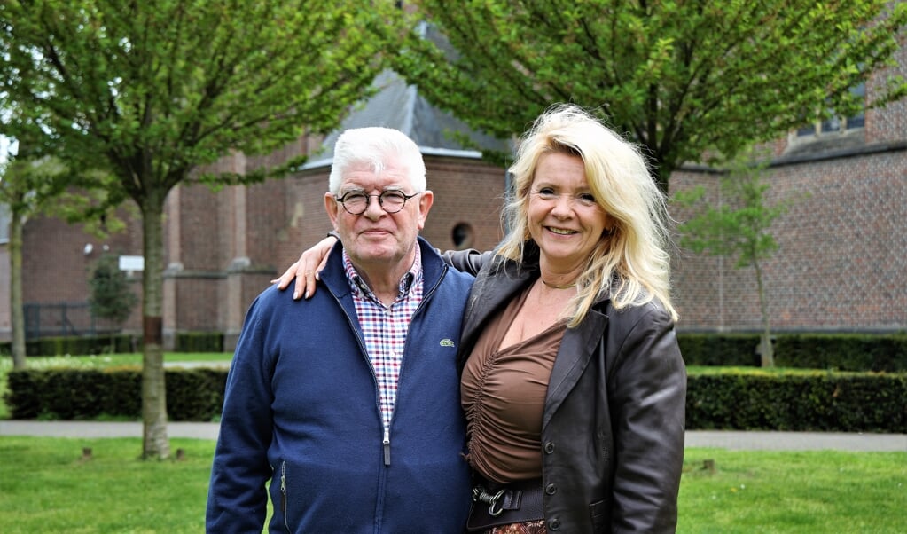 Voorzitter Laurens Brons en dirigent Pip Verhofstad.