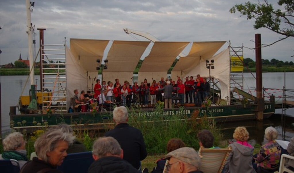 Het muziekfestijn Muziek op de Maas vierde zaterdagavond zijn gouden editie. 