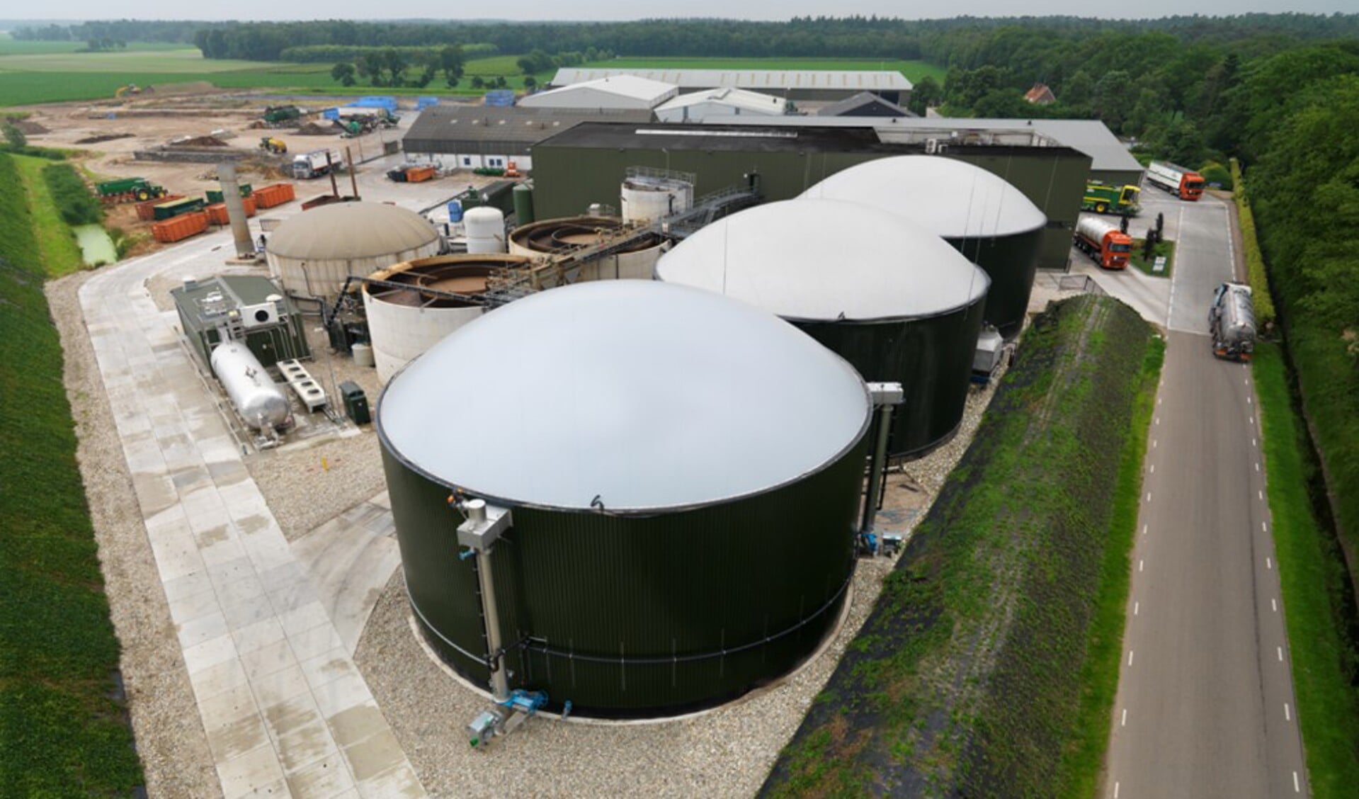 De vergisters waarin landbouwresten worden omgezet in biogas