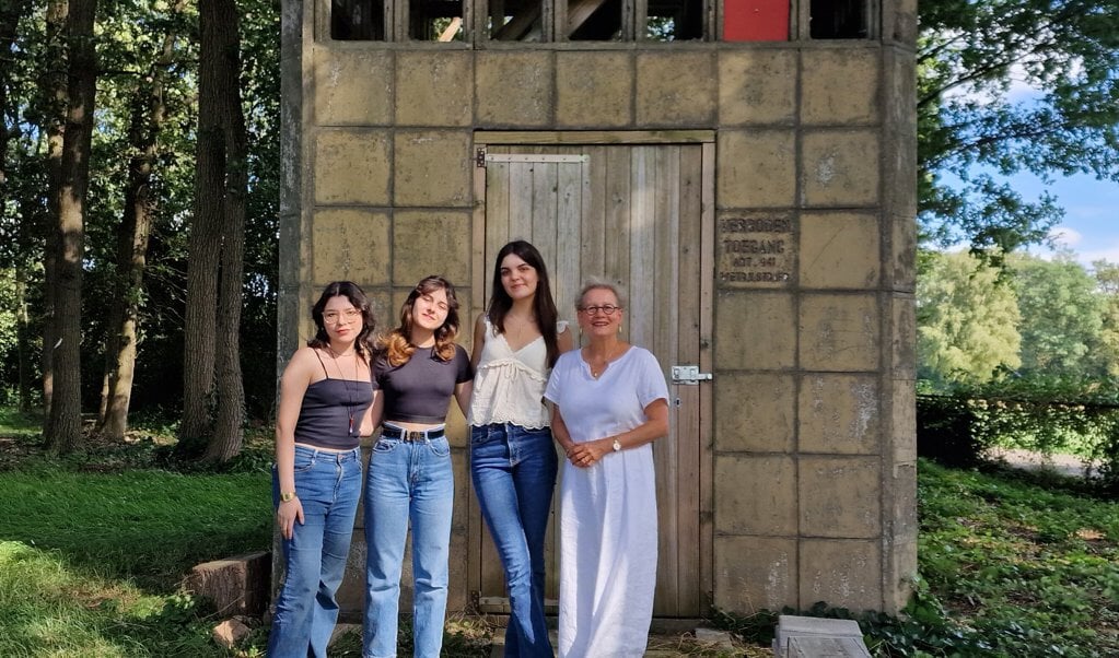 Michelle Medina Rivas, Maria Ana Freitas, Beatriz Ferreira en Maria van Dorst (rechts). 