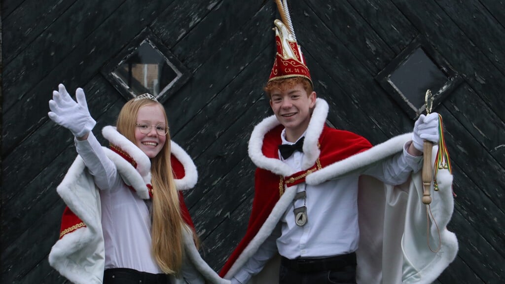 Jeugdprinses Babs en jeugdprins Siem van de Blitterswijckse Ruuk. 