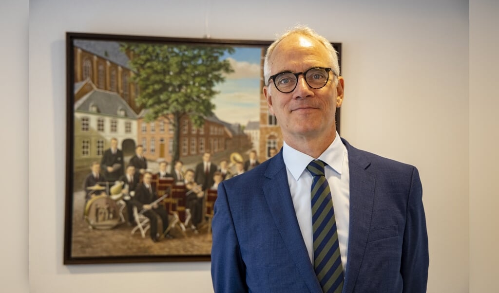 Burgemeester Luc Winants: "Blijf achter de cornaregels staan. Ze zijn er om ons allemaal te helpen." 