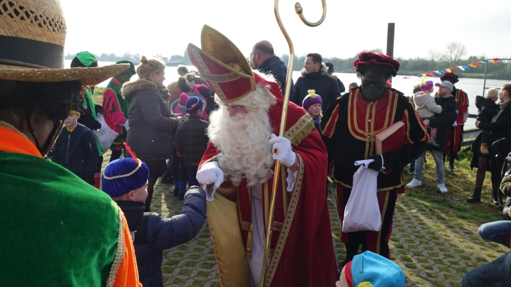 Als eerste in de gemeente kwam Sinterklaas aan land in Afferden