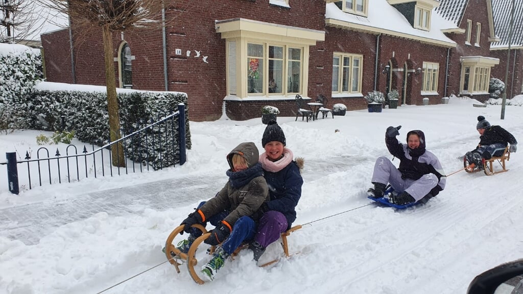 Winterse taferelen in de gemeente Bergen zorgen voor lachende gezichten