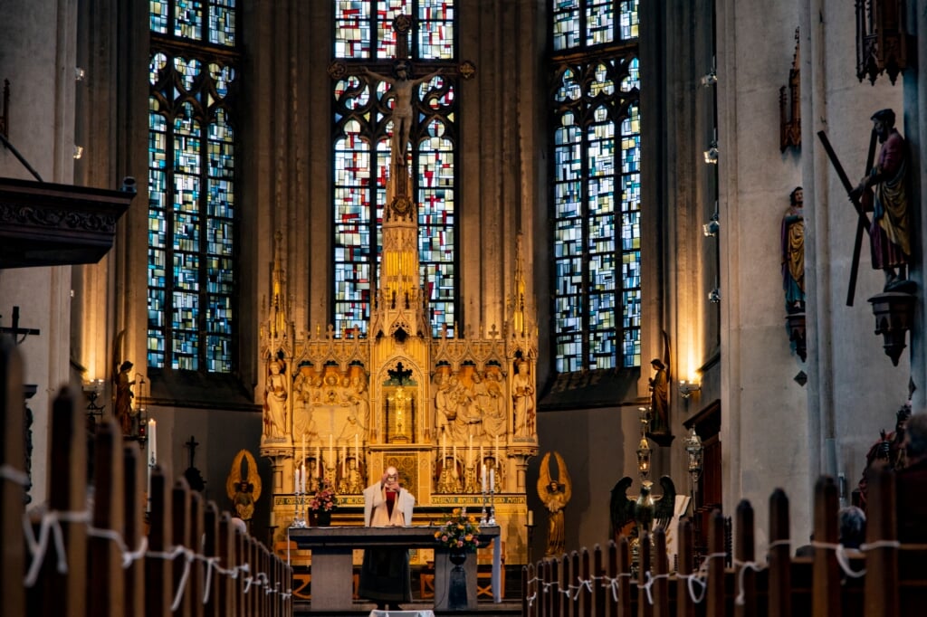 Grote Kerk, Petrus Banden, processie, kruis, kruisprocessie, veldprocessie, processie, deken, ed, smeets, klimaat,