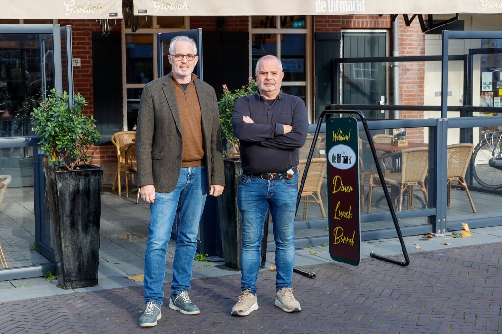 Geert (links) en Bert Pelzer hebben afscheid genomen van De Uitmarkt in Venray.