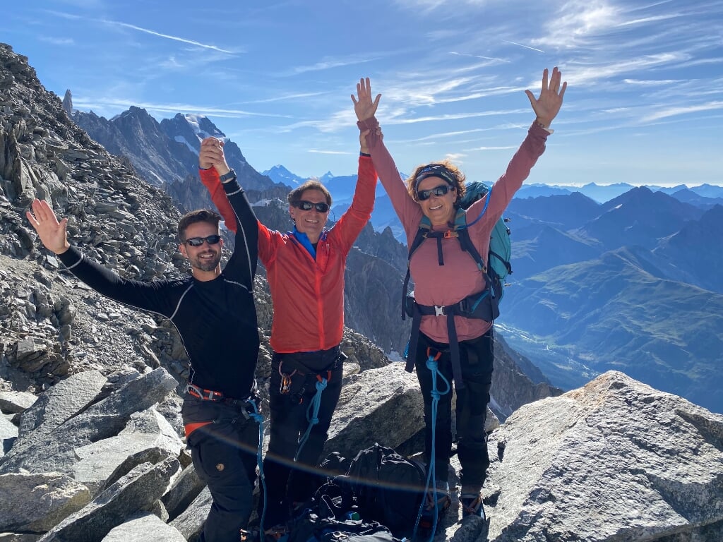 Lucien, Wim en Anja genieten van het avontuur in de bergen.