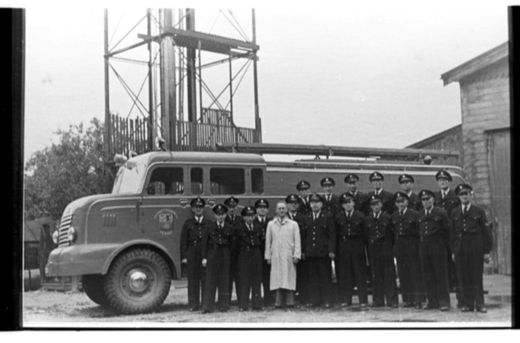 Het brandweerkorps van Venray rond 1960.