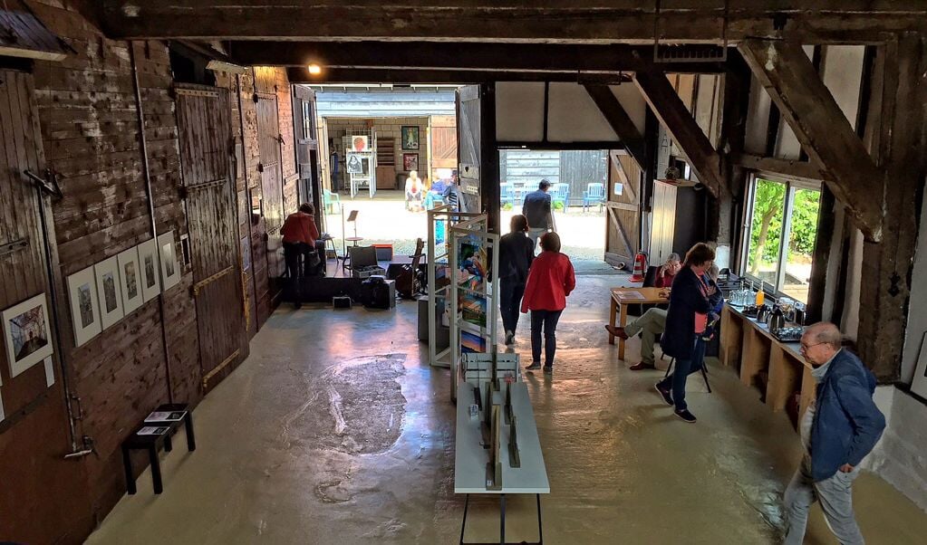 Eén van de 34 locaties waar kunst werd getoond was de 'Schuur van Son' in Dirksland. Foto: Anne-Marie Vermaat
