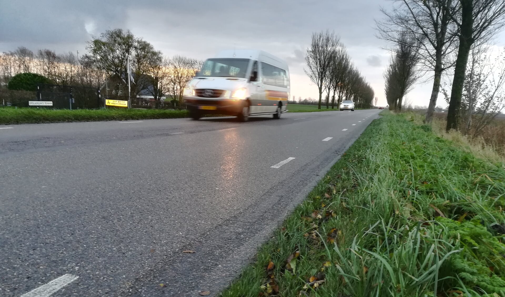 De Oudelandsedijk tussen Middelharnis en Stad aan 't Haringvliet.