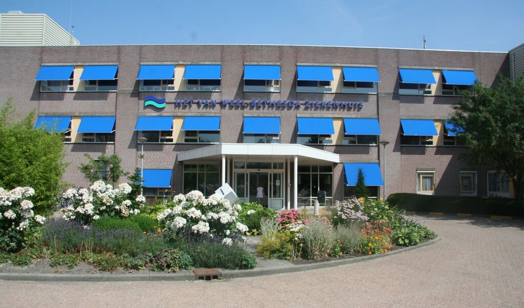 Archieffoto van het Van Weel Bethesda Ziekenhuis in Dirksland.