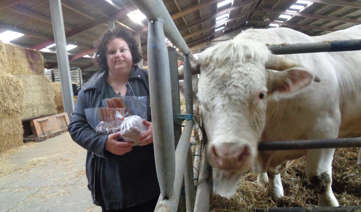 Voor iedereen die bij de beestenboel van Verweij in Dirksland heeft geraden hoe zwaar stier Goliath weegt, de weegschaal gaf 1420 kilo aan. De prijsvraag is gewonnen door Sabrina Witte.