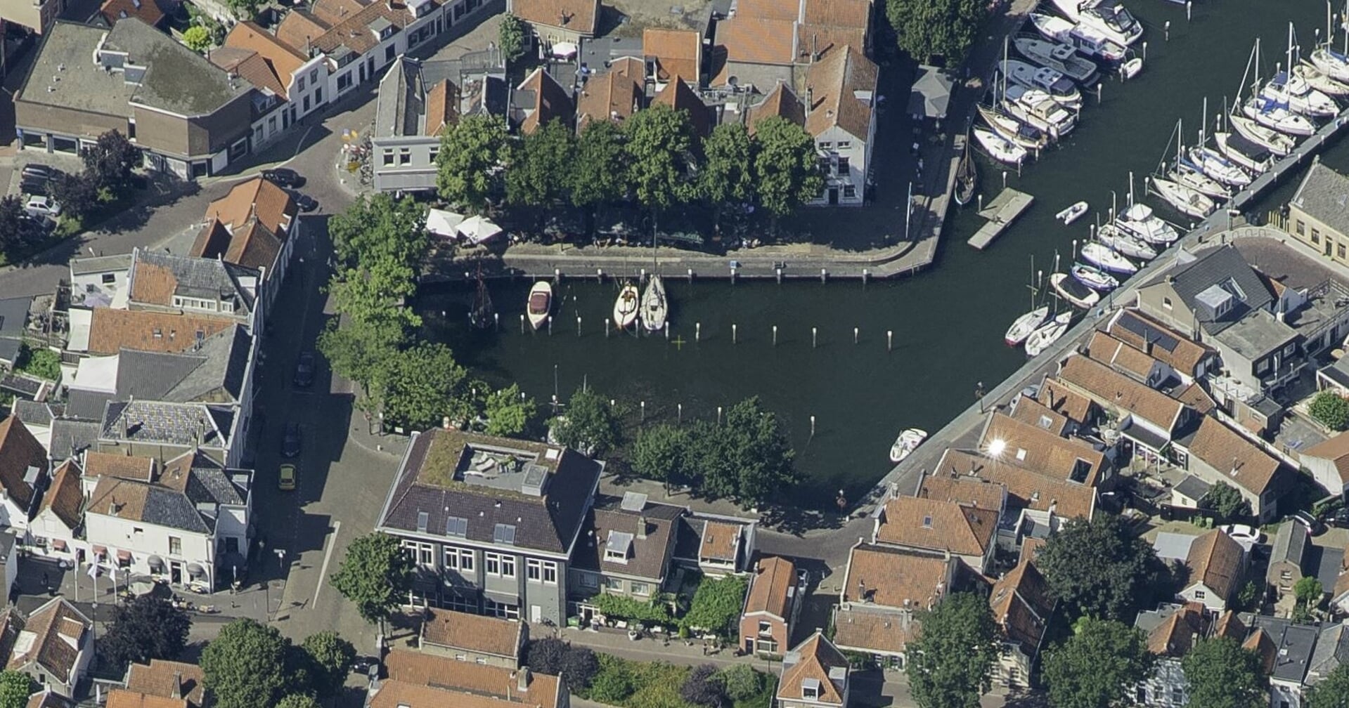 Geen waterspeeldag in de haven van Middelharnis (Foto: Bastiaan van der Veer).