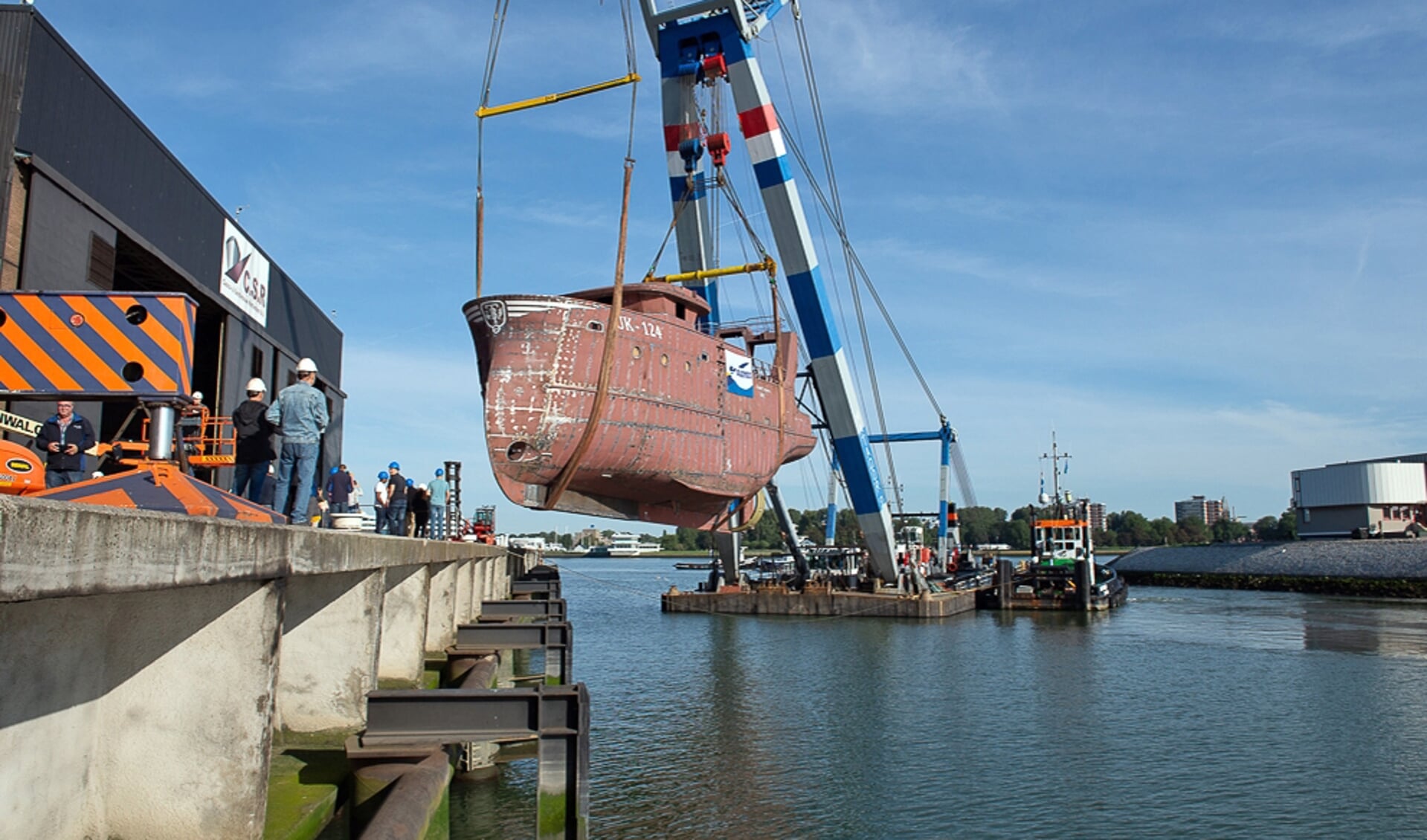 Activiteit op de scheepswerf van Padmos (Foto: Jan Kurvink),