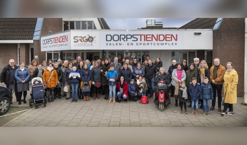 De groep met winnaars voor de Dorpstienden. Foto: Jaap Peeman