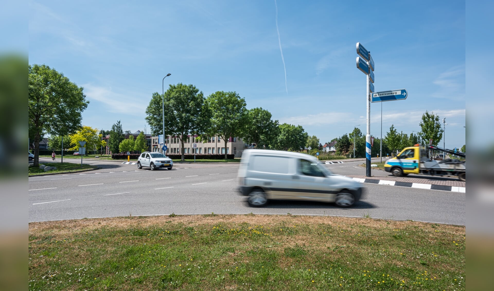 Op het kruispunt Eisenhowerlaan-Stationsweg is een rotonde gepland 
(Foto: Wim van Vossen).
