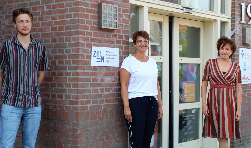 Gerben Kieviet, Marja van der Welle en Anne Verhey vinden dat corona ook veel saamhorigheid heeft gebracht (Foto: Mirjam Terhoeve).