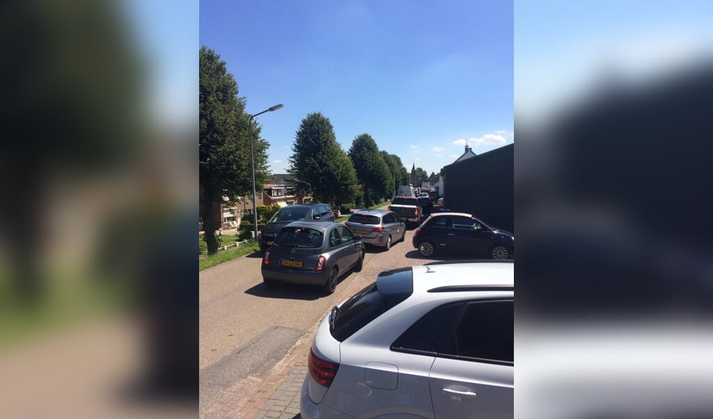 Complete chaos in Achthuizen afgelopen maandag (Foto's: Dorpsraad).